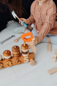 drewniane zabawki edukacyjne